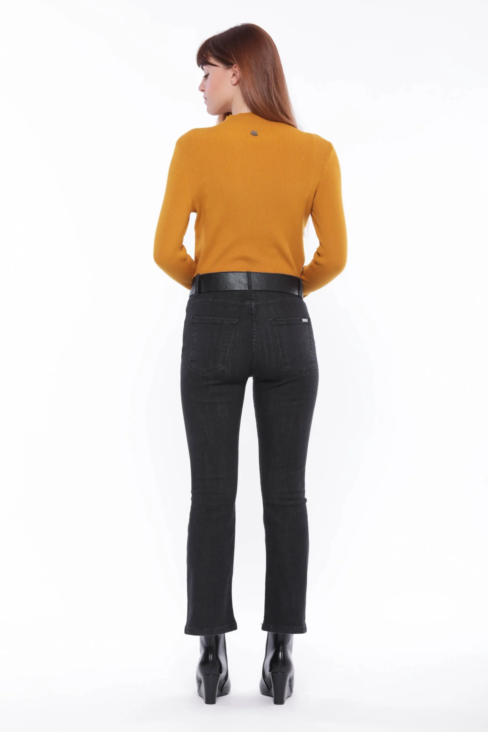 jeans_svasato_mimi_mua_da_1.webp Outlet Jeans svasato Mimi Mua dal design classico Donna Pantaloni