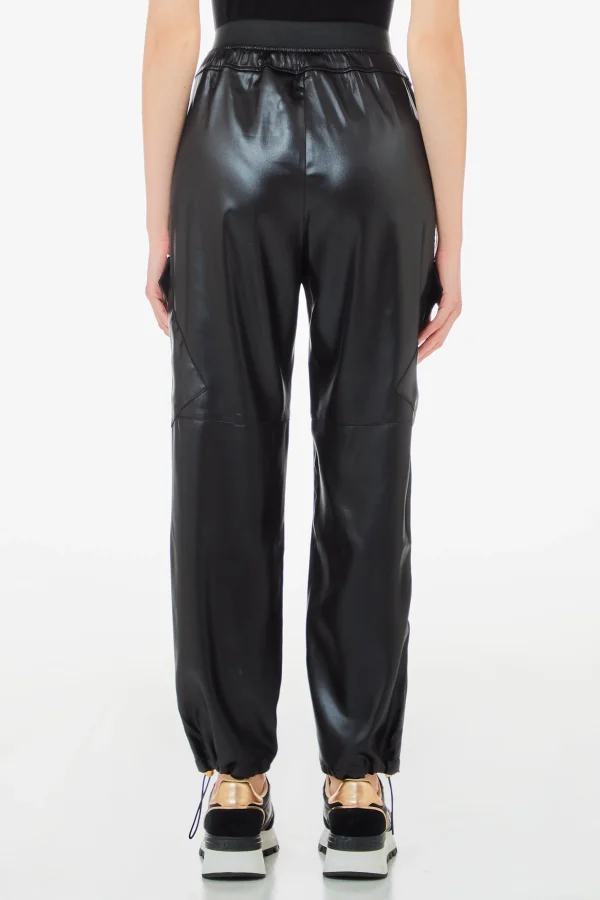 Hot Pantaloni jogger in ecopelle con tasche a zip di Donna Pantaloni